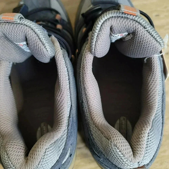 Swiss Gear size 4 youth Hiking Shoes Model SB8357.43 gray/orange - Picture 7 of 7